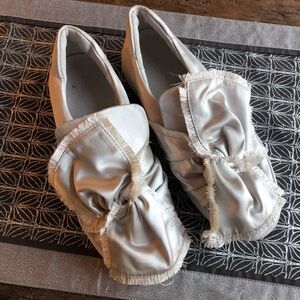J/Slides Off White Bow Shoes 9